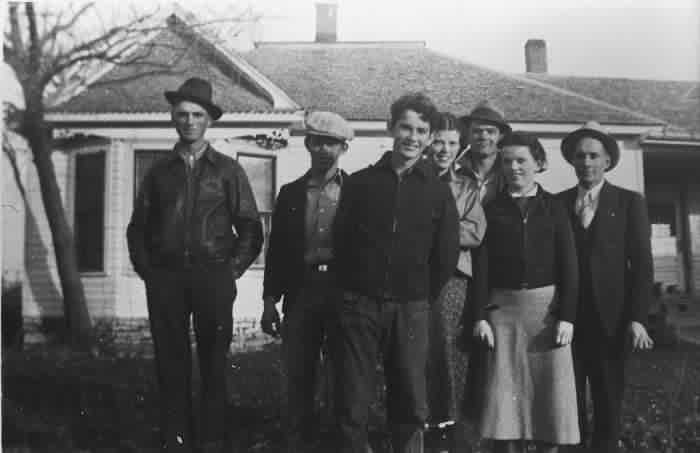 Crawford family at the Jack Crawford home place.